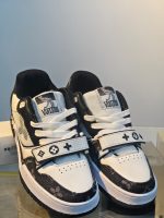 Louis Vuitton Trainer – Black White Monogram