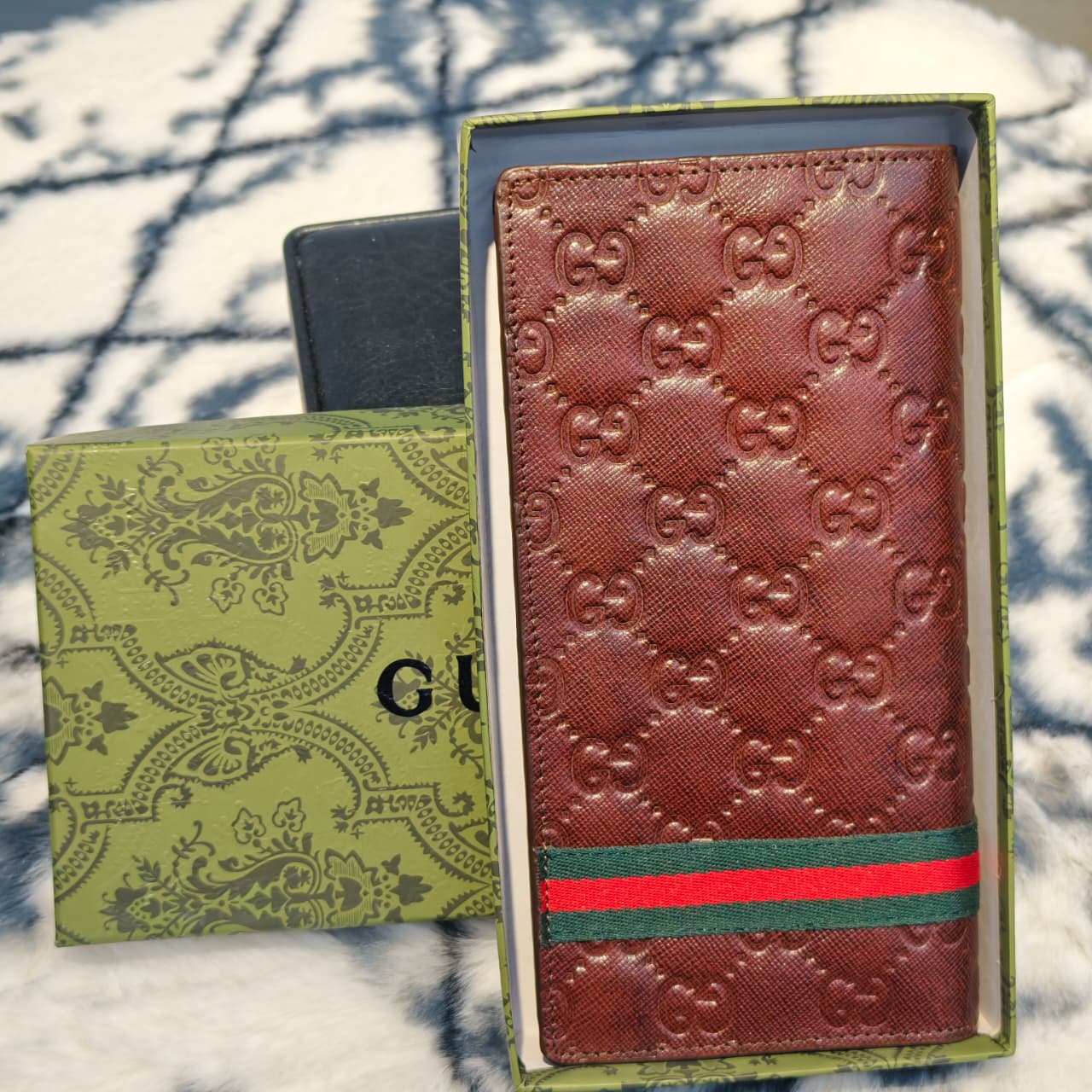 WhatsApp Image 2026-09-27 at 12.00.02 PM (3) Gucci Brown GG Wallet - Image 1